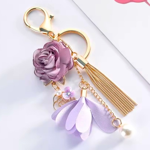 Lavender Cloth Flower Pearl Pendant Keychain, NIP - Picture 1 of 5